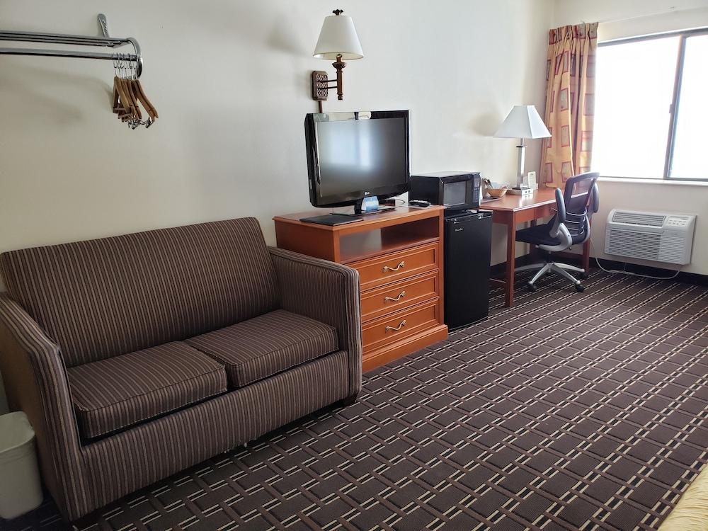 Days Inn by Wyndham Portage Cascade Mountain area - photo 25