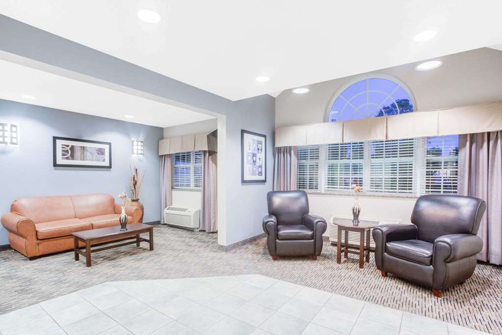 Microtel Inn & Suites by Wyndham Bath - photo 3