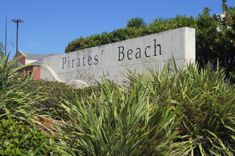 Pirates' View of the Sea - photo 32