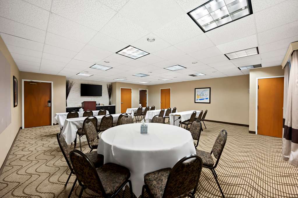 Comfort Inn & Suites Decatur Forsyth - photo 25