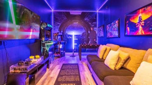 Summer Getaway 7BR with Private Pool by Disney — 4-Star Luxury Hotel in Kissimmee, United States