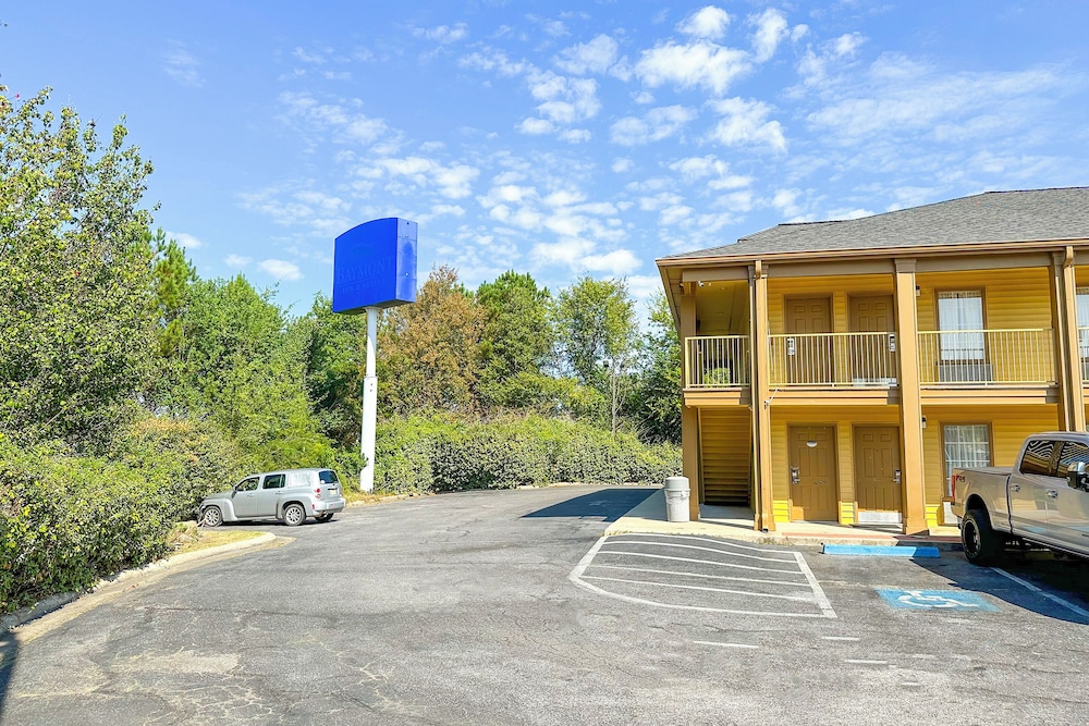 Bonita Lakes Inn by Capital O Meridian I20 - photo 90