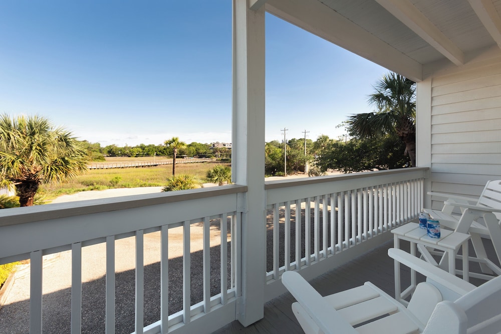 Shem Creek Inn - photo 43