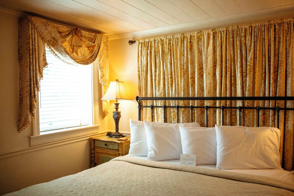 Anchuca Historic Mansion & Inn - photo 48