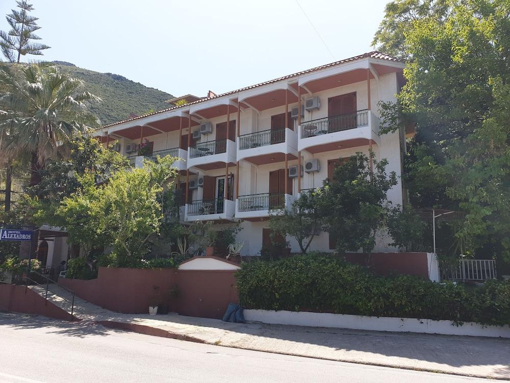 Lydia 'S Beach - carbon neutral hotel in Lefkada