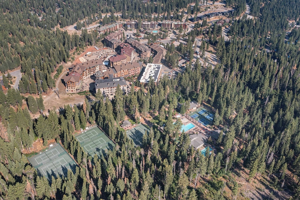 Hawk's Eye by Avantstay Cozy Condo w Views & Access to Northstar Resort Community - photo 21