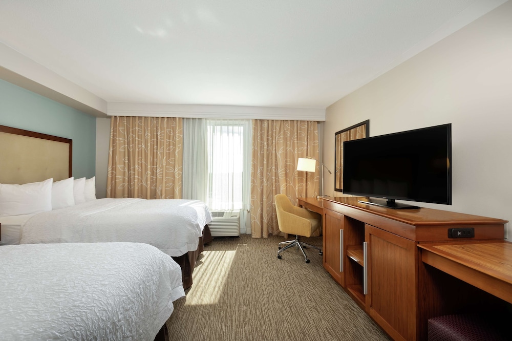 Hampton Inn & Suites Austin Airport - photo 13