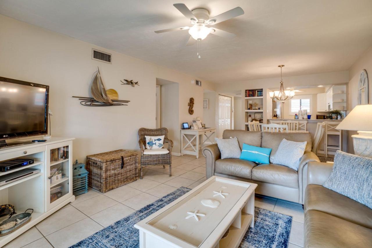 Come escape from it all and enjoy some Sweet Freedom at Runaway Bay in Bradenton Beach, United States