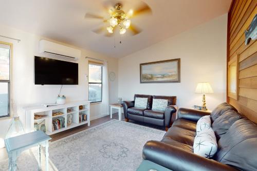The Sand Dollar House — 4-Star Luxury Hotel in Sea Cliff, United States