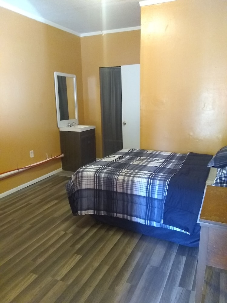 Gipson Inn Motel - photo 17