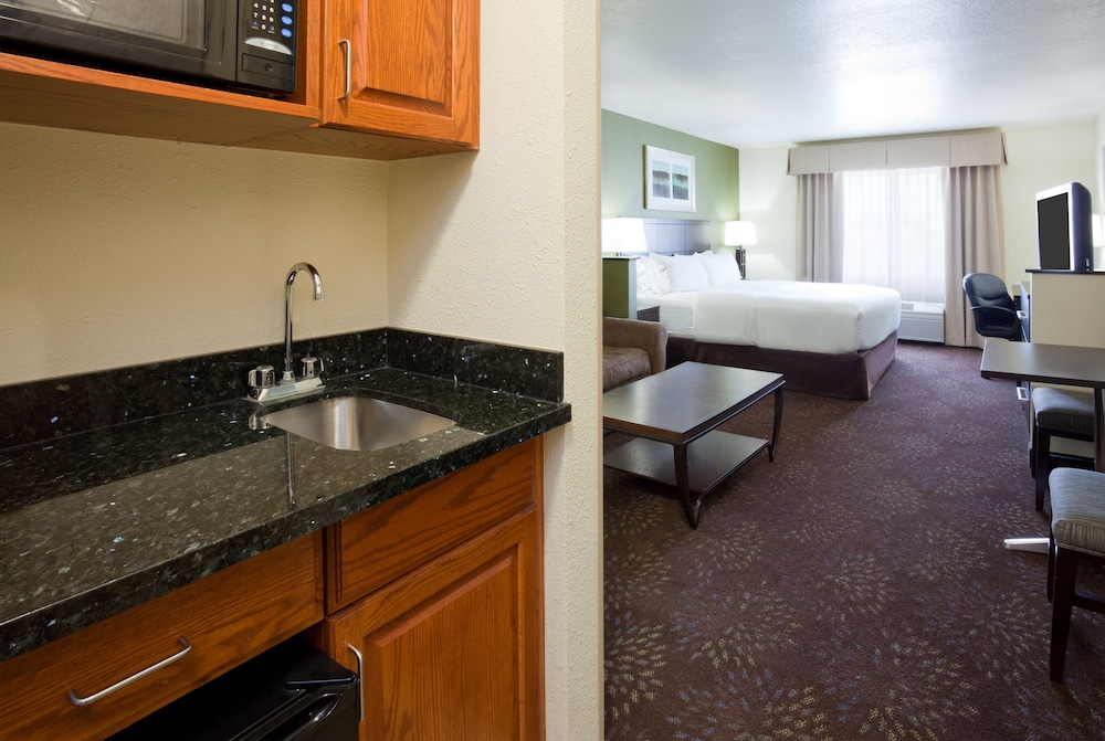 Holiday Inn Express & Suites Aberdeen by IHG - photo 10