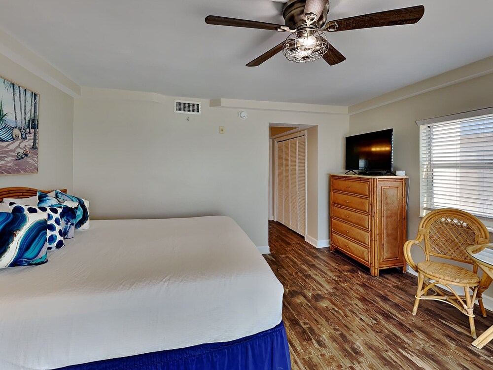 Regency Towers by Southern Vacation Rentals - photo 10