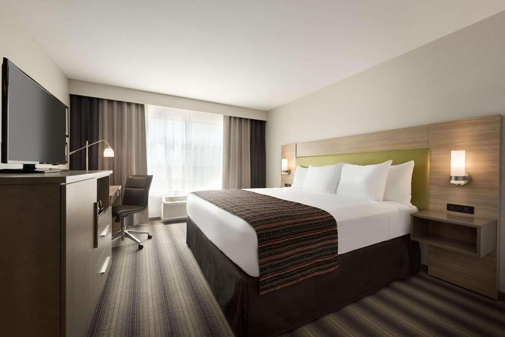 Country Inn & Suites by Radisson Indianola IA — hotel in Indianola