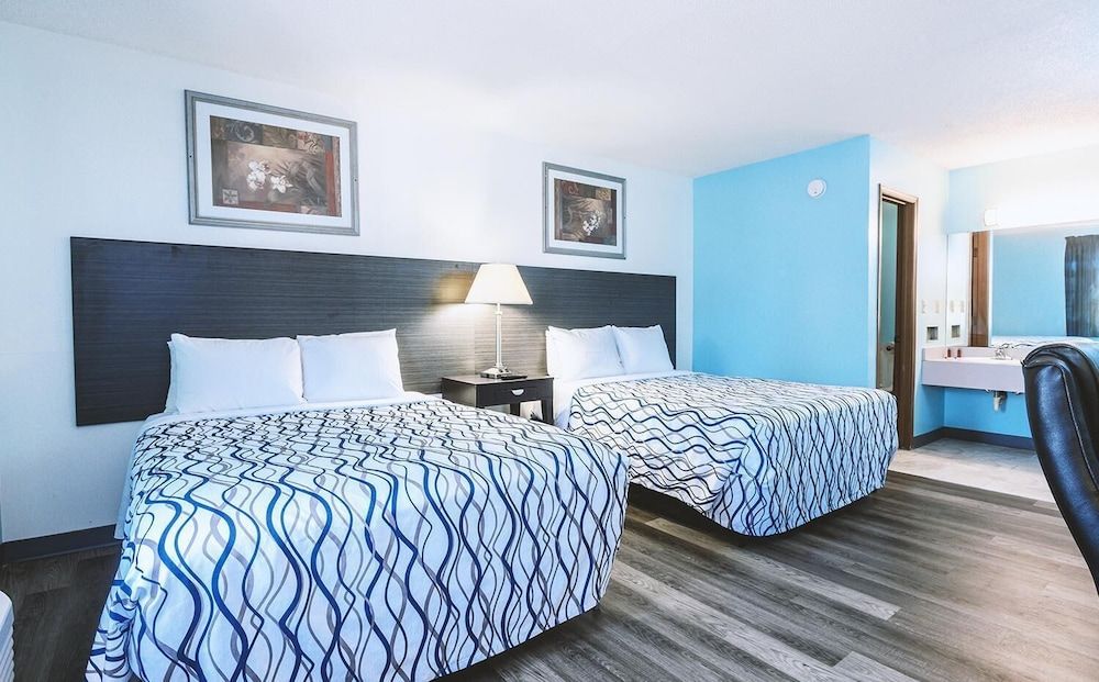Sky Palace Inn & Suites Wellington - photo 10