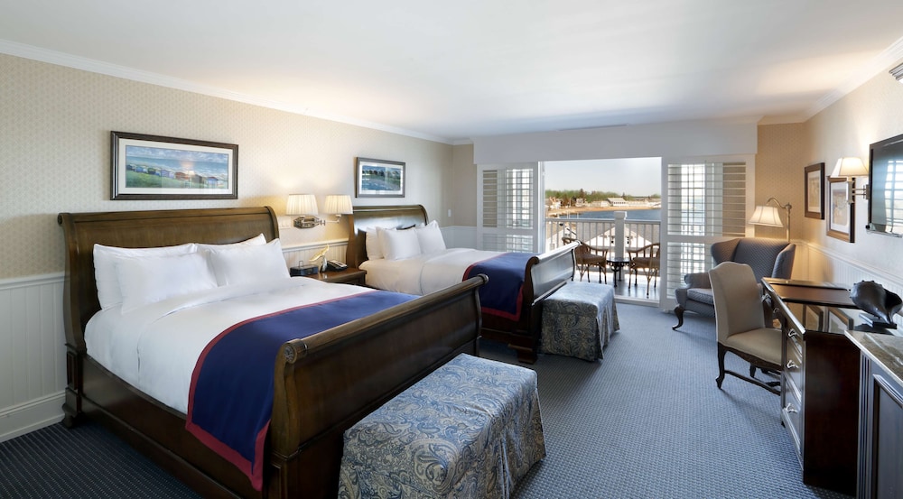 Madison Beach Hotel - photo 23