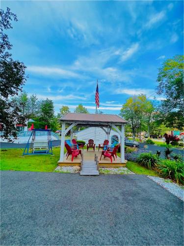 Exit 5 Motel and Cottages - photo 22