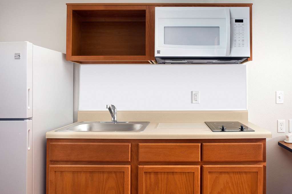 WoodSpring Suites Chicago Darien - photo 14