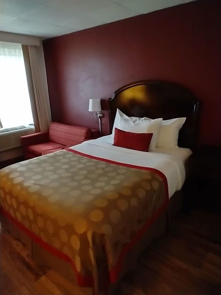 Ramada by Wyndham Albert Lea - photo 51