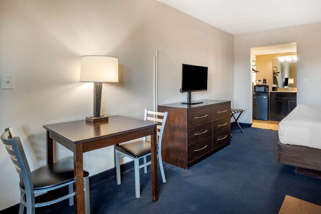 Econo Lodge Inn & Suites Rehoboth Beach - photo 8