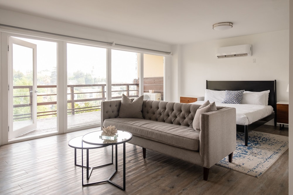 Hollywood Hills Hotel - photo 3