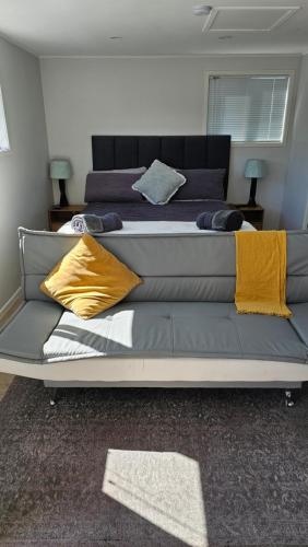 Self contained studio apartment close to Mission Estate — 4-Star Luxury Hotel in Napier, New Zealand