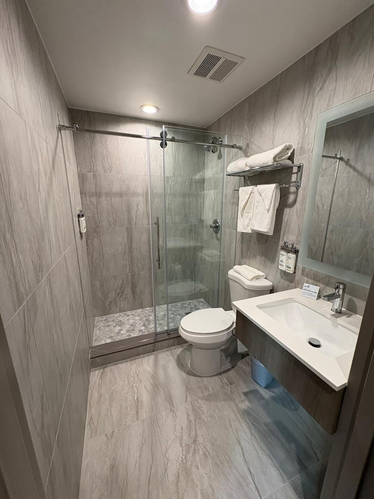 Holiday Inn Express & Suites Bronx NYC an IHG Hotel - photo 23