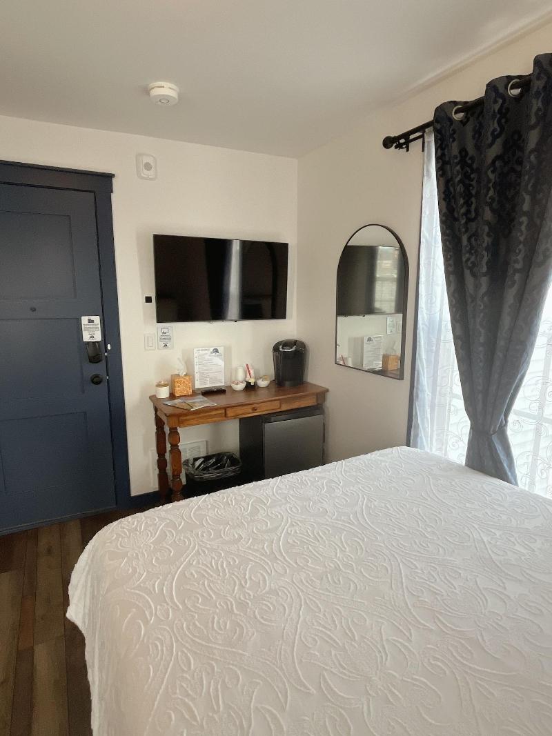 Hyland Hotel - photo 12