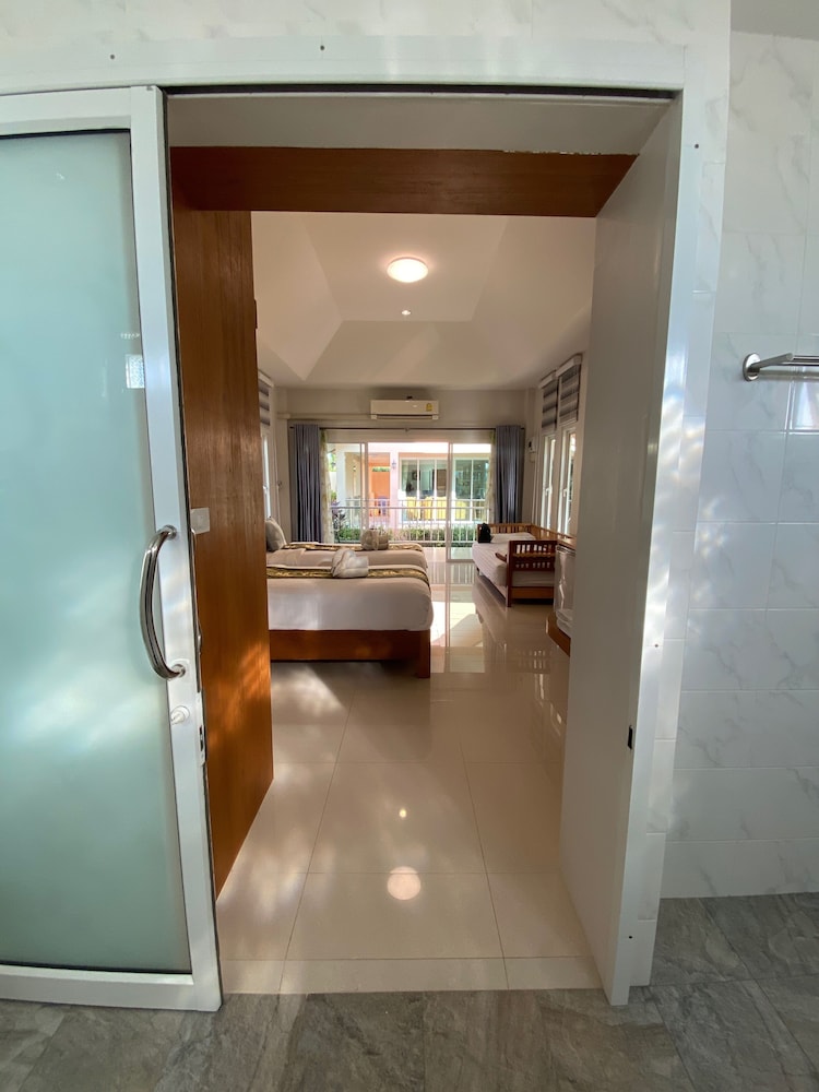 Chang Noi wheelchair accessible resort in Pran Buri, Thailand