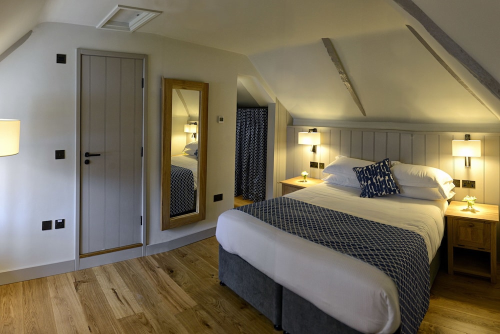 Ring of Bells Inn — hotel in Moretonhampstead