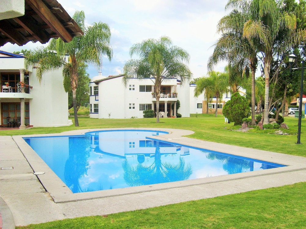 Villas Balvanera FH — 4-Star Luxury Hotel in El Pueblito, Mexico