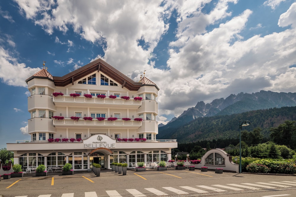 Park Hotel Bellevue — 4-Star Luxury Hotel in Dobbiaco, Italy