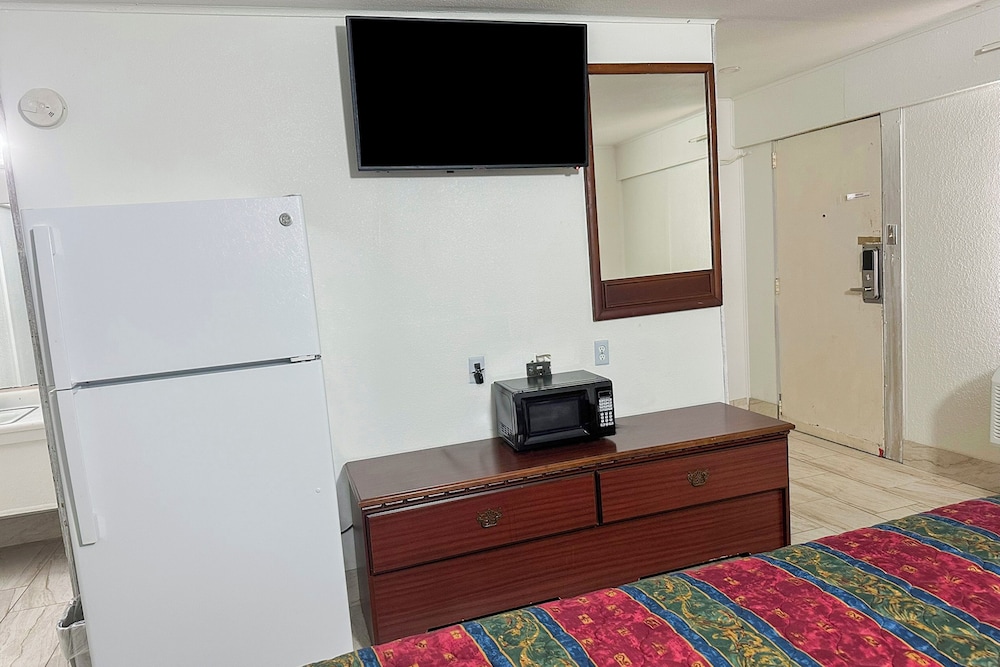 Shamrock Kings Inn By Oyo Marked Tree I 555 - photo 11