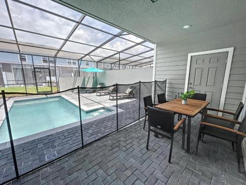 Fascination Vacation - carbon neutral hotel in Davenport