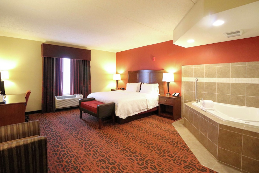 Hampton Inn Columbus South - photo 30