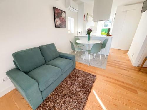 Lisbon Sun River View Balcony Apt — 4-Star Luxury Hotel in Lisbon, Portugal