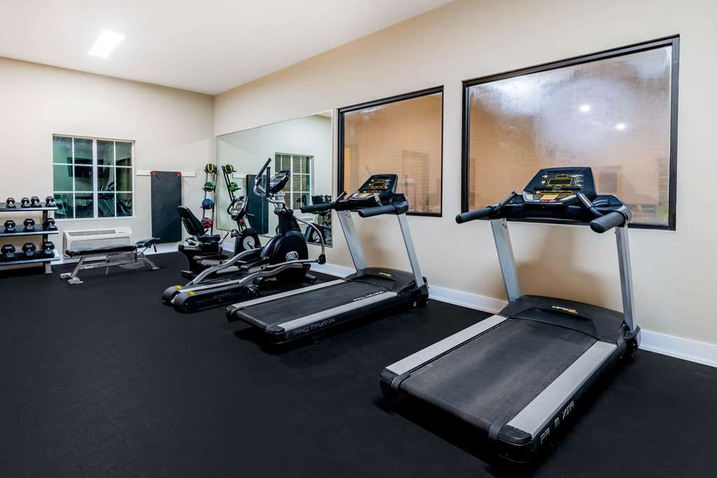 La Quinta Inn & Suites by Wyndham DFW Airport West Bedford - photo 9