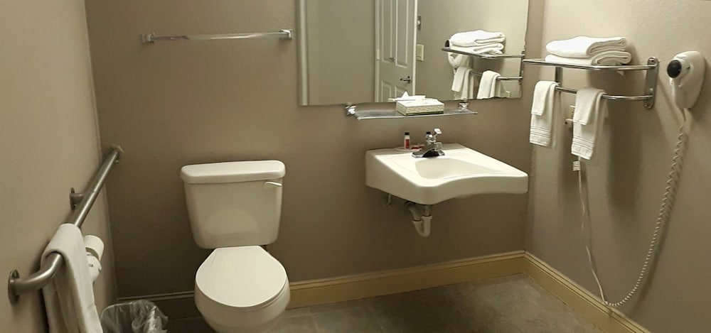 Super 8 by Wyndham Fort Chiswell Wytheville Area - photo 41
