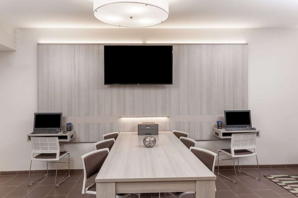 Microtel Inn & Suites by Wyndham West Fargo Medical Center - photo 16