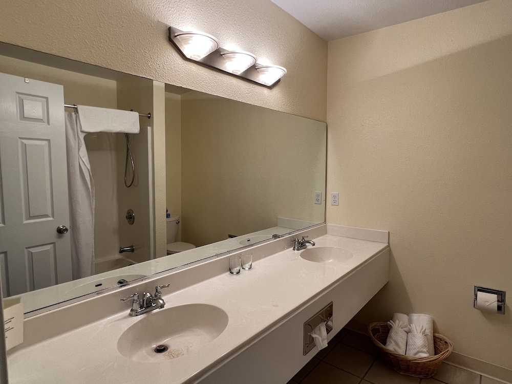 Clear Lake Cottages & Marina - photo 132