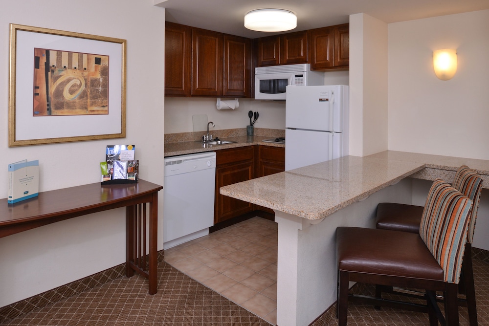 Staybridge Suites Indianapolis Airport by IHG - photo 57