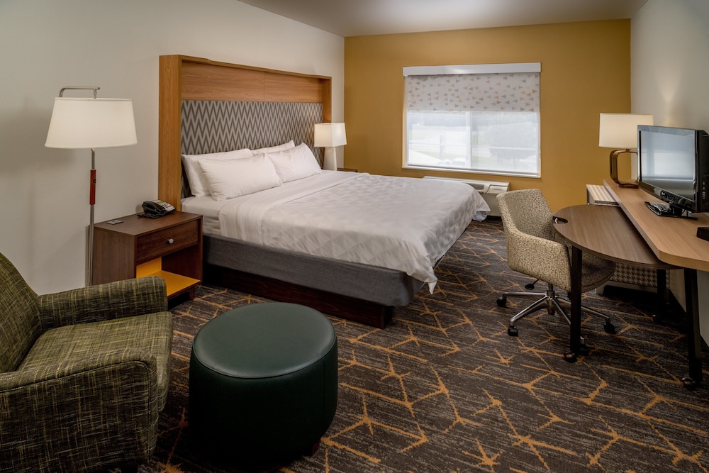 Holiday Inn Hotel & Suites Beckley an IHG Hotel - photo 5