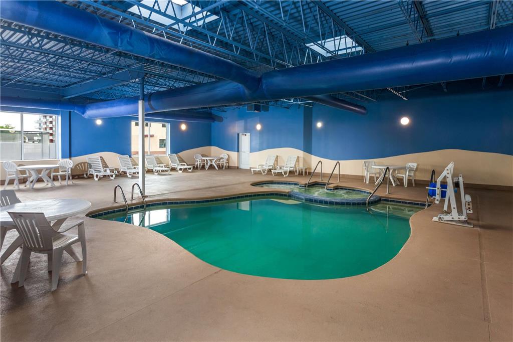 Wingate by Wyndham Sheboygan - photo 8