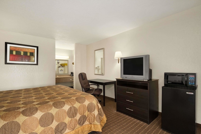 Days Inn by Wyndham Port Royal Near Parris Island - photo 5