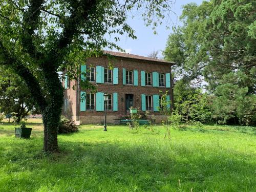 Les Bons Amis - last minute hotel in Unknown City