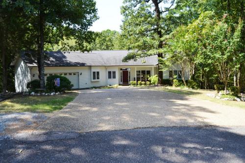 9 Salvatierra Lane — hotel in Hot Springs Village