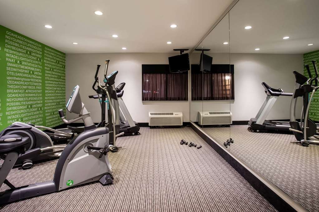 La Quinta Inn by Wyndham Oshkosh - photo 18
