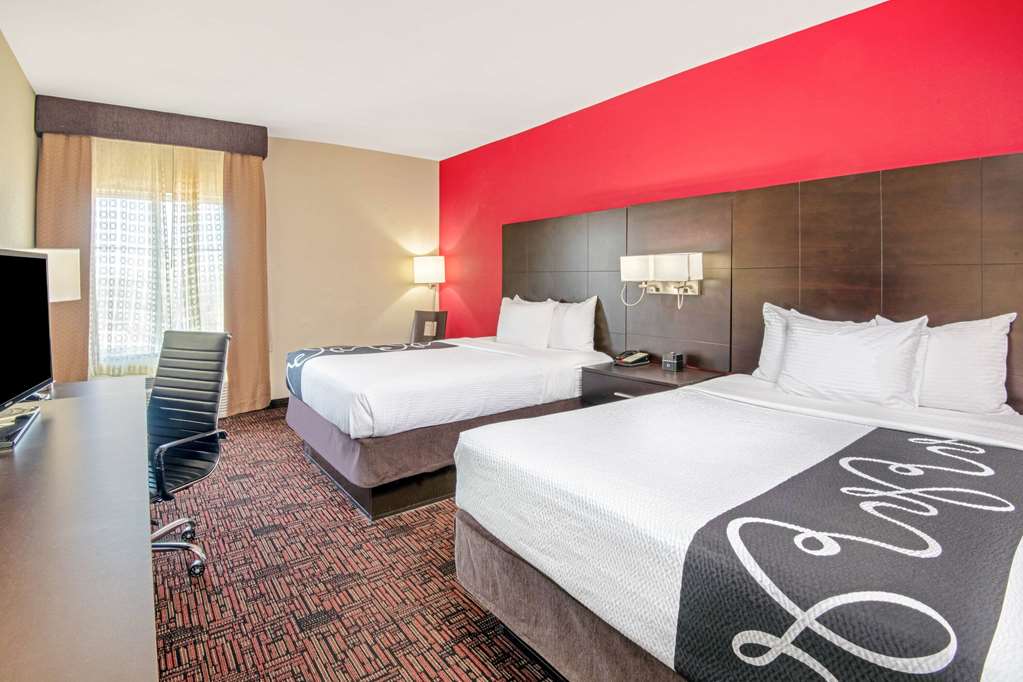 La Quinta Inn & Suites by Wyndham Elk City - photo 5