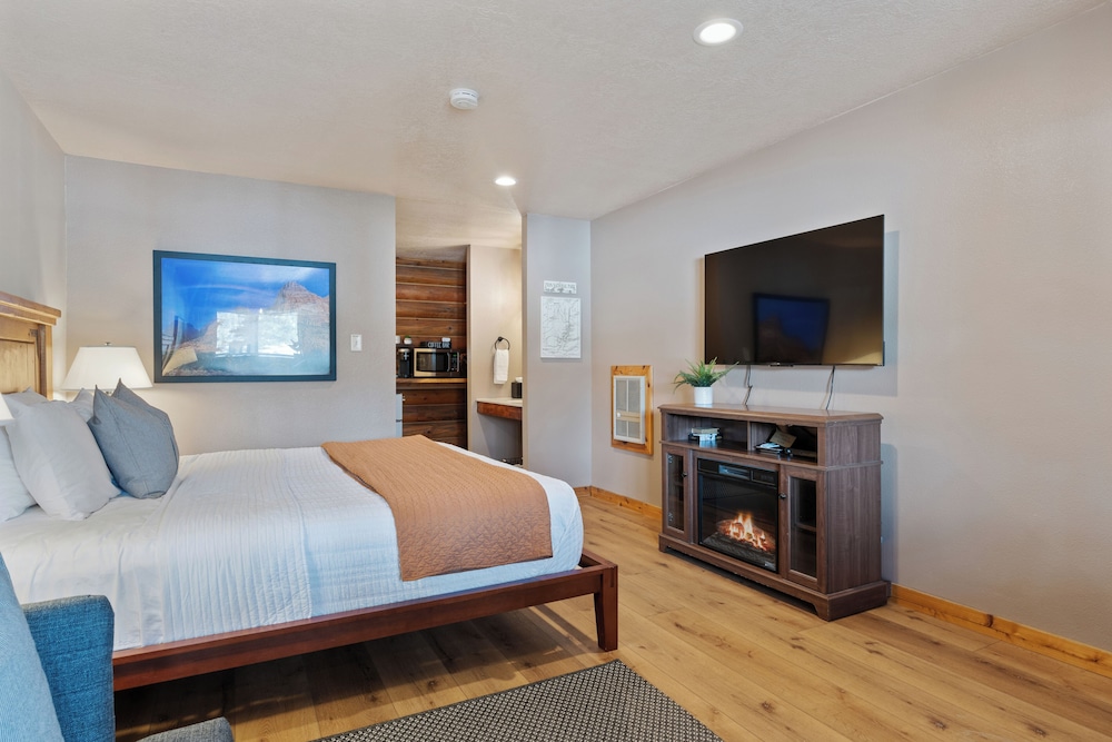 Duck Creek Village Inn - photo 38