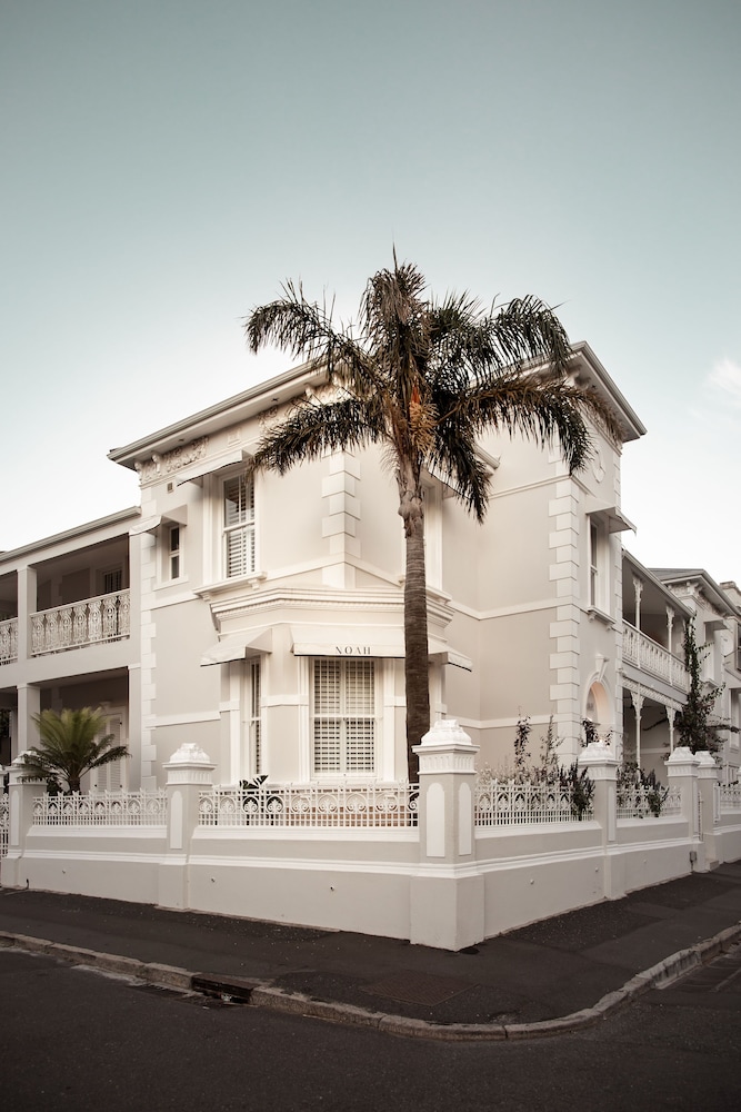 Noah House — 4-Star Luxury Hotel in Cape Town, South Africa