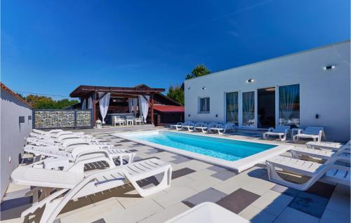 Pet Friendly Home In Kapela With Sauna — 4-Star Luxury Hotel in Kapela, Croatia